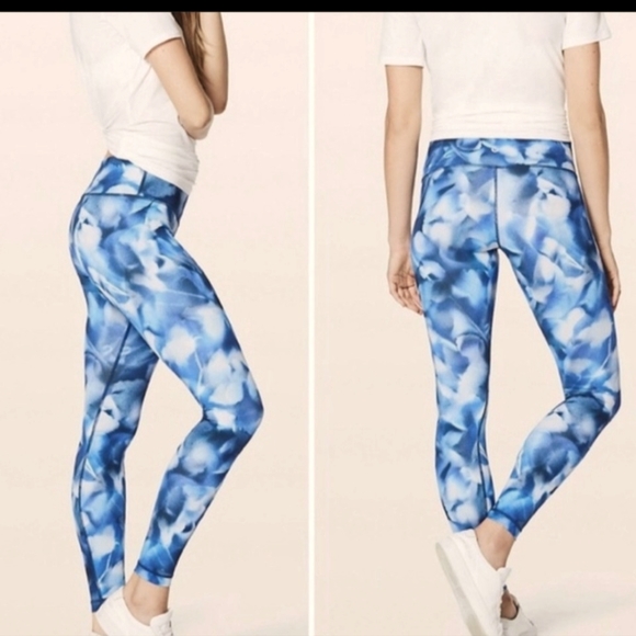 lululemon athletica Pants - LULULEMON WUNDER UNDER BLUE TIE DYE LEGGINGS 6 LIMITED EDITION